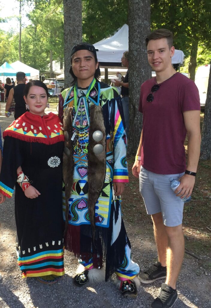 volunteer Lago vista farms